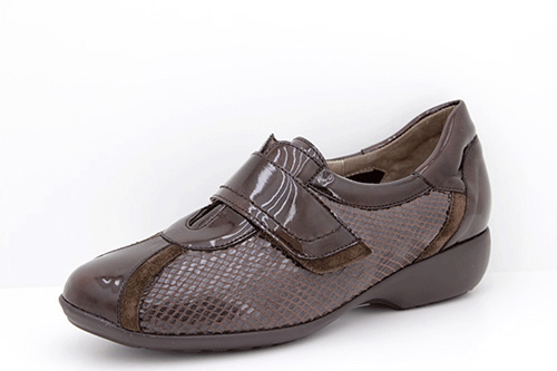 BeautyFlex stretch shoes for hard-to-fit feet