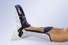Articulated immobilisation splint and resting of the ankle foot