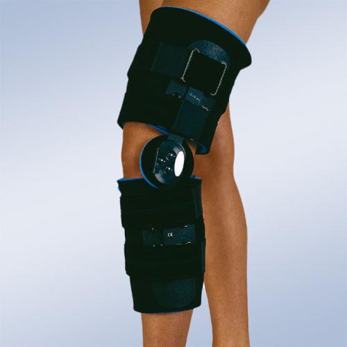 FOAMED SHORT KNEE BRACE WITH FLEXION-EXTENSION ARTICULATION